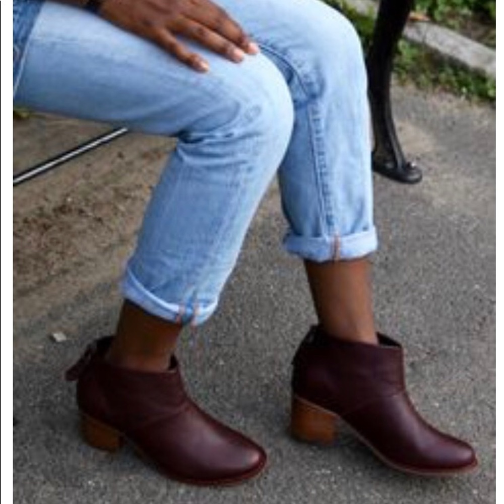 TOMS Leila Bootie Oxblood Size 6